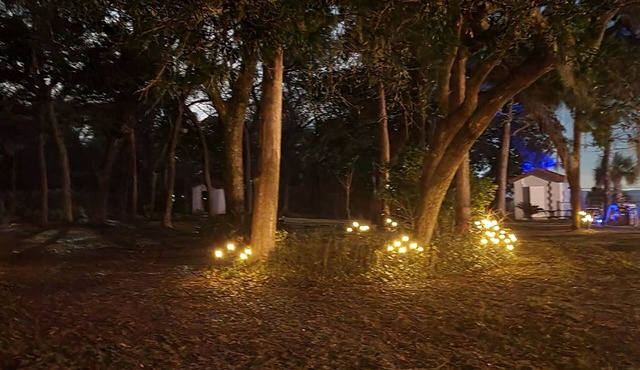 Bay-Front Dream Mansion and Guest House -20 minutes to Destin beaches on 4 acres