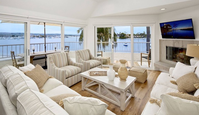 Bay Front Luxury Penthouse w/elev. & AC! Enjoy multiple outside patios & views!