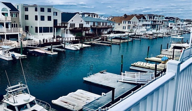 Bay Front Property in Walking Distance to the Beach and Local Ammenities