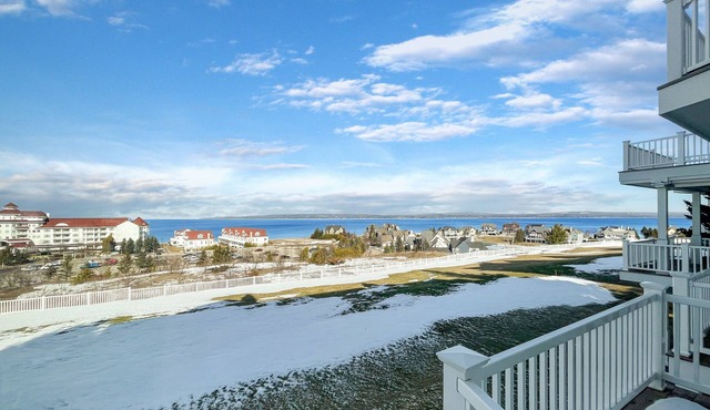 Bay Harbor Condo in Private Gated Community. Close to the Slopes and Shopping!
