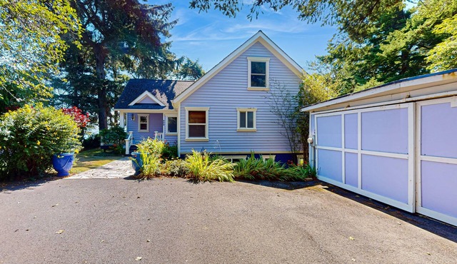 Bay & Harbor View Home with High-Speed WiFi, Private Washer/Dryer, & Board Games