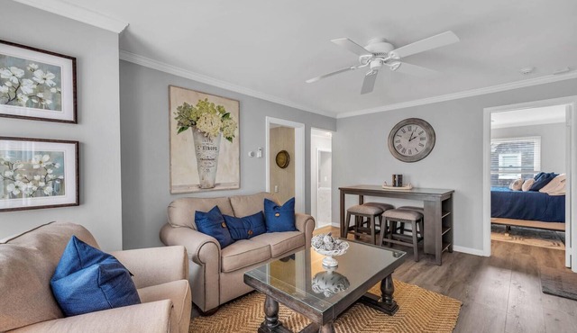 Bay Head Condo! One bedroom with Guest room + 3 homes from Ocean!