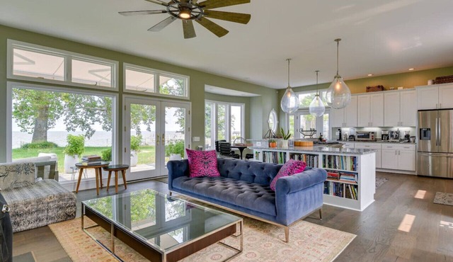 Bay Home in Annapolis with Private Dock