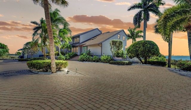 Bay House Retreat managed by Beach Retreats FL Anna Maria Island