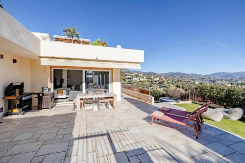 Bay of Angels by ecoflats