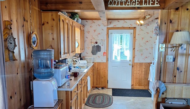 Bay of FundynCottage LifenCanada Creek nHarbourville Nova Scotia