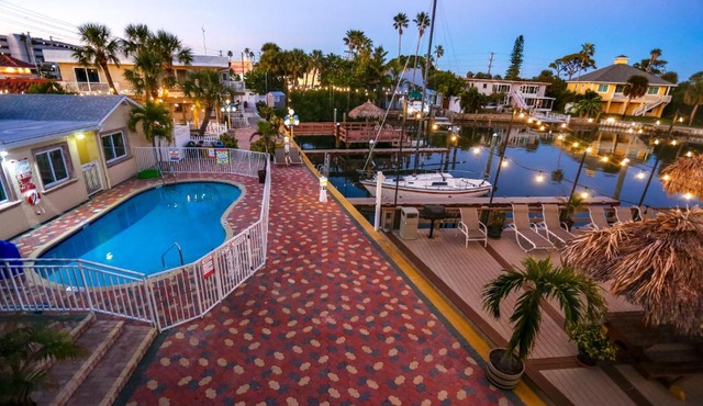 Bay Palms Waterfront Resort - Hotel and Marina