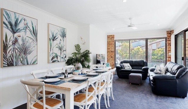 Bay Parklands, 68 2 Gowrie Ave - Fully ducted aircon, wifi, pool, tennis court, communal spa