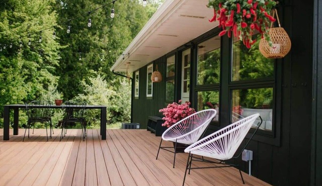 Bay Point Hideaway in the Woods - with Hot Tub!