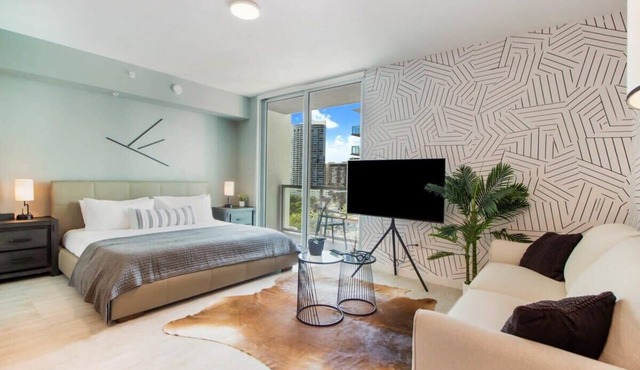 Bay & Pool Views Beautiful Studio-Miami Design Dst