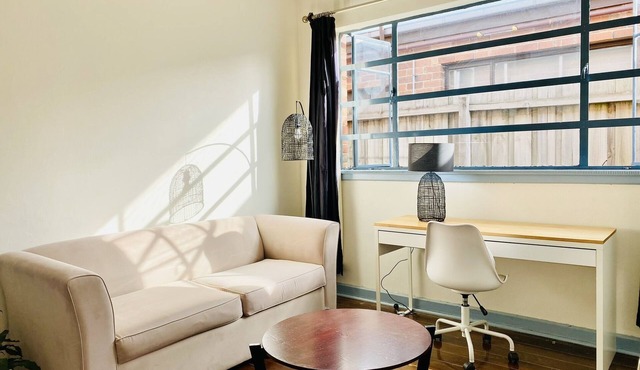 Bay Rd | Kids & Pet Friendly | Free Parking