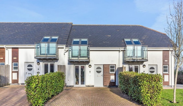 Bay Retreat Villa (sleeps 6)