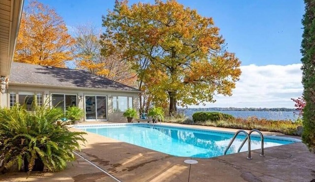 Bay's Ridge - Waterfront, Pool, Hot Tub