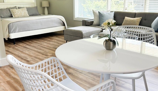 Bay Town Suite -Hospitality By the Bay