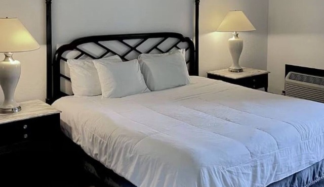 Bay Valley Lakeside Stay – Golf Course Access & Peaceful Views