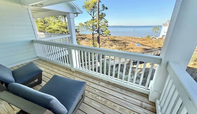 Bay View 108: Great Views, Pool & More!