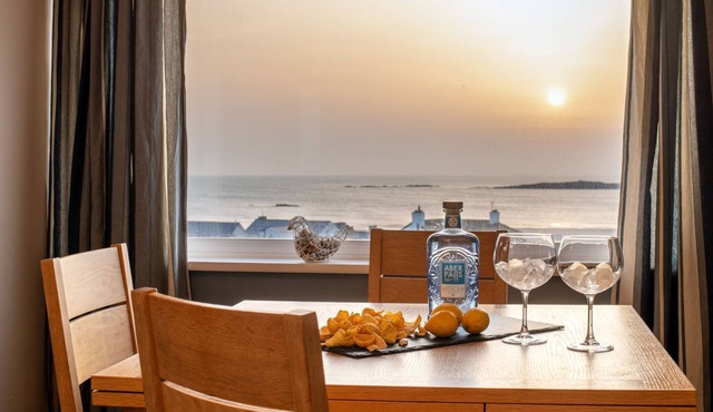 Bay View: 2-Bed Sea View Apartment in Rhosneigr | Managed by Anglesey Holiday Lettings