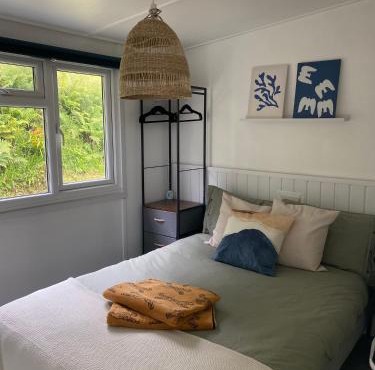 Bay view chalet, 28 Sea Valley