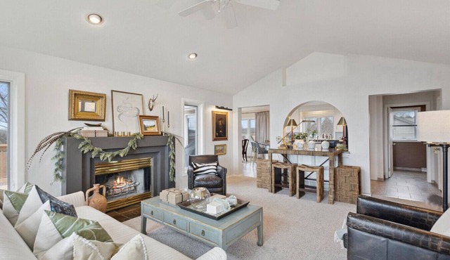 Bay View Home - Draft Rental 15.5 Miles to Lambeau