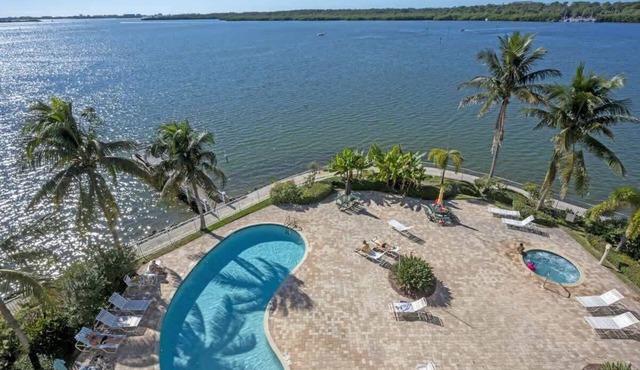 Bay View, Pool, 5 min St Pete Beach @ Dolphin Bay