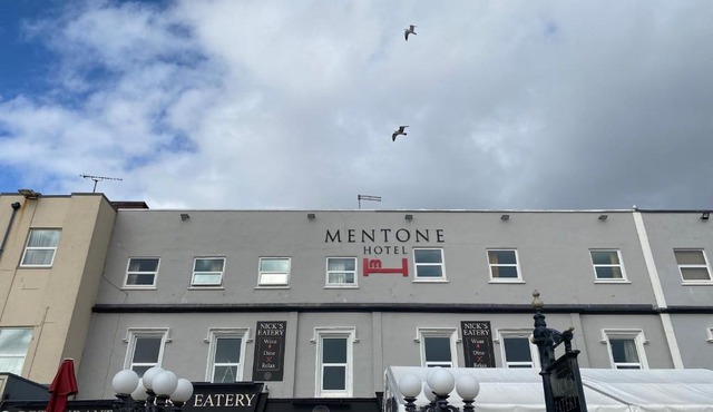 Bay view rooms at Mentone Hotel