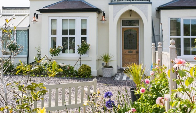 Bay View - sleeps 6 guests in 3 bedrooms