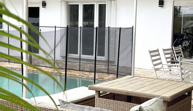 Bay View Villa Pool Pkg Wi-Fi 3 Beds 3 Bath 5 min Beach