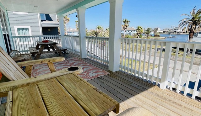 Bay views Cottage w/private suite, 4 min from beach and Moody Gardens