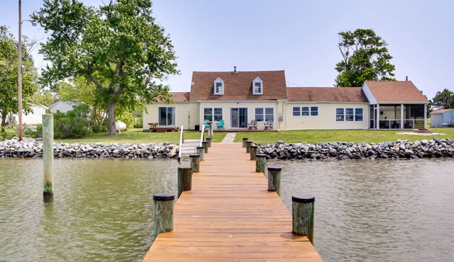 Bay Views & Fire Pit: Taylor’s Island Retreat