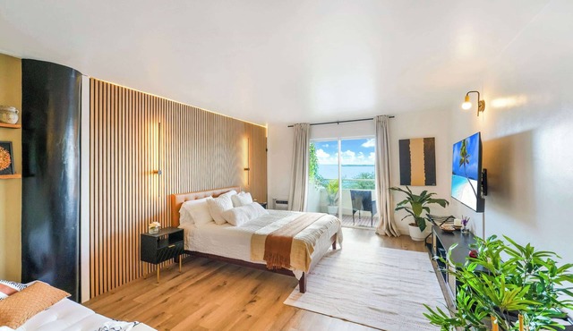 Bay Views + Free Parking | Modern Studio