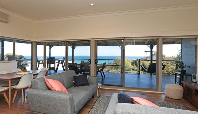 BAY VIEWS ON BROWNE MCCRAE