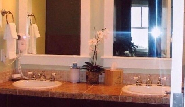 Bay views & sunsets in the Grand Sandestin! Baytowne Wharf Village