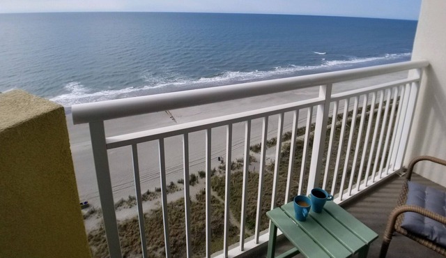 BAY WATCH RESORT N. Myrtle OCEANFRONT BALCONY 1 Bdrm sleeps 6. Reno 2021