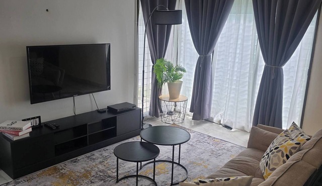 Bayan Lepas Getaway - Nature Views & BBQ Haven