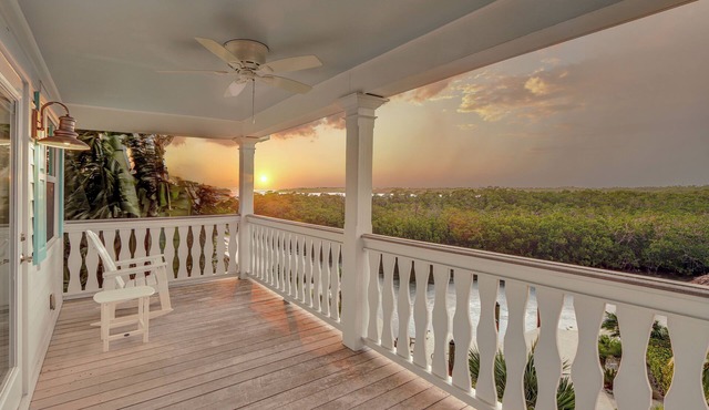 Bayberry Key: Waterfront Htd Pool, FREE Boat Dockage Sep-Oct Only!