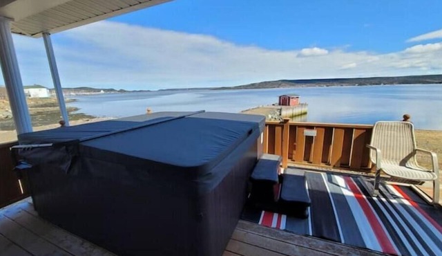 Baycation home with Hottub