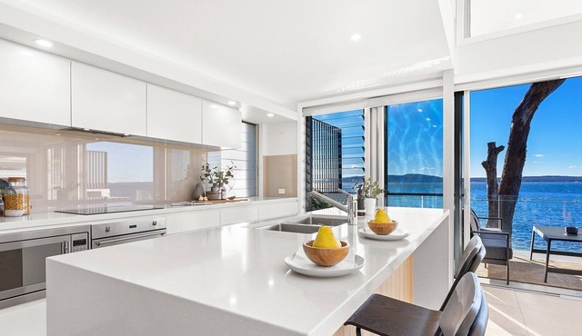 Baydream on the Beach - With Breathtaking Water Views