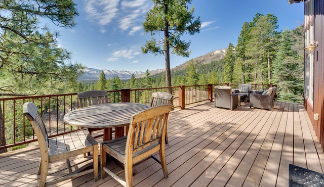 Bayfield Cabin w/Hot Tub & Striking Mountain View