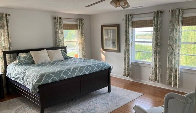 Bayfront 4BR Beach Home Sunset Views Hampton