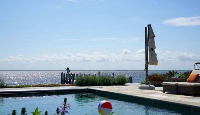 Bayfront, 6-room family-friendly pool on the slopes, private complex paradise