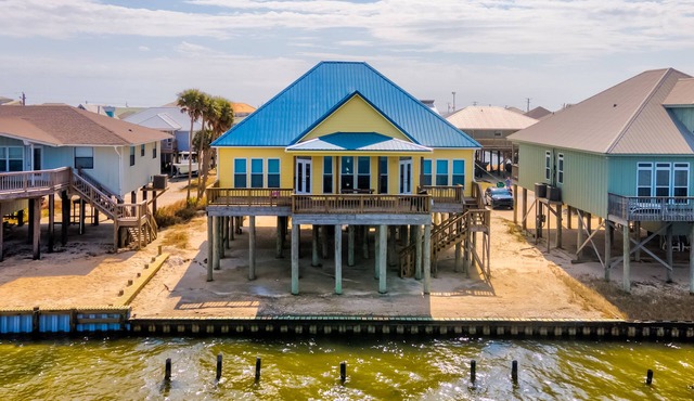 Bayfront, amazing views, waterside decking, close to everything! – Sunscape