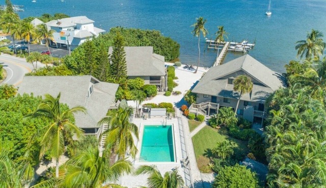 Bayfront Beauty ! Totally Remodeled Captiva Townhome With Stunning Views !