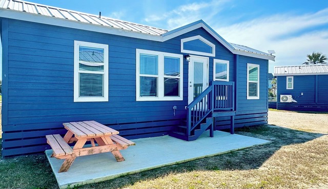Bayfront Bliss*Water Views & Beach Nearby*Great Fishing!