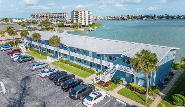 Bayfront Bliss 2 Bedroom | 2 Bath | Fully Remodeled
