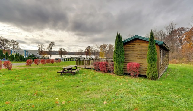Bayfront Cabin 4: Docks & Access to Lake Ontario!