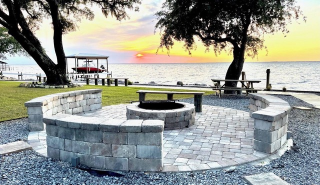 Bayfront Cabin-A Unique Serene Getaway on East Bay