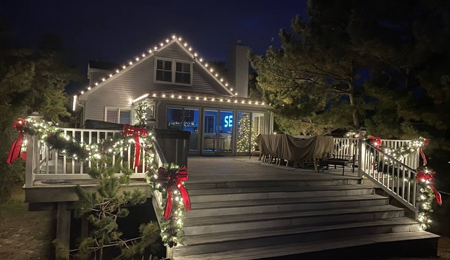 Bayfront Cottage with Spectacular Views