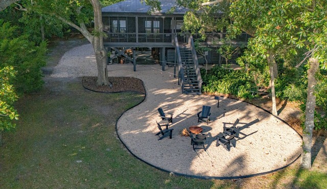 Bayfront, Dog Friendly, Sleeps up to 8 with fishing dock!