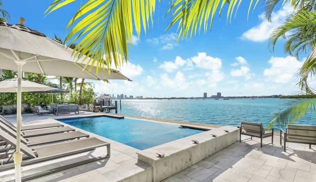 Bayfront Escape Poolside Luxury Villa with Sunset Views