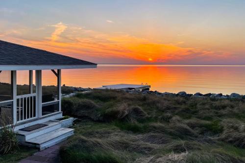 Bayfront Gem w/Amazing Water Views + Pond!